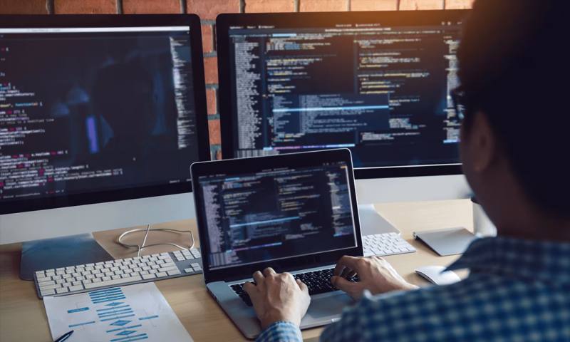 数据科学选型：R与Python如何赋能崇阳县网站建设？